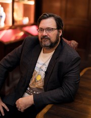 Brandon Sanderson